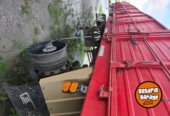 Camiones y Grúas - SEMIRREMOLQUE SALTO - En Venta