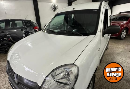 Utilitarios - Renault kangoo 2016 GNC 135000Km - En Venta