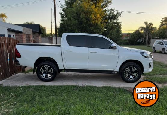 Camionetas - Toyota Hilux 2019 Diesel 105000Km - En Venta