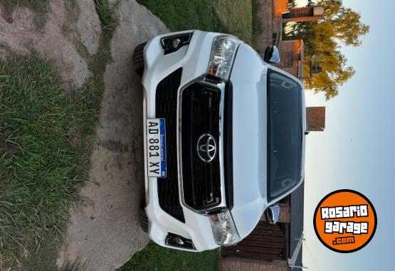 Camionetas - Toyota Hilux 2019 Diesel 105000Km - En Venta