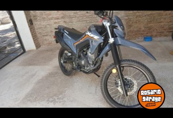 Motos - Honda Xr tornado 300L 2025 Nafta 4700Km - En Venta