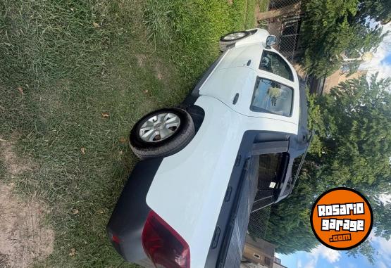 Camionetas - Renault Duster Oroch 2017 GNC 150000Km - En Venta