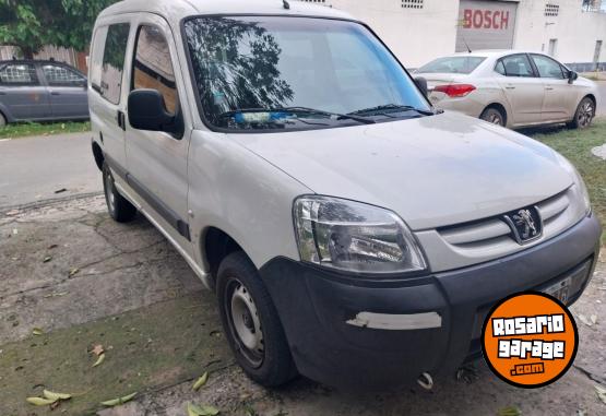 Utilitarios - Peugeot Partner 2014 Nafta 115000Km - En Venta