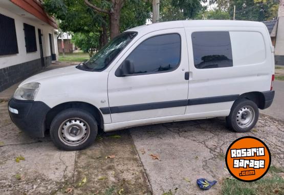 Utilitarios - Peugeot Partner 2014 Nafta 115000Km - En Venta