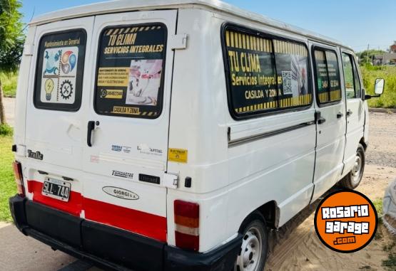 Utilitarios - Renault Trafic 13T di�sel 1991 Diesel 200000Km - En Venta