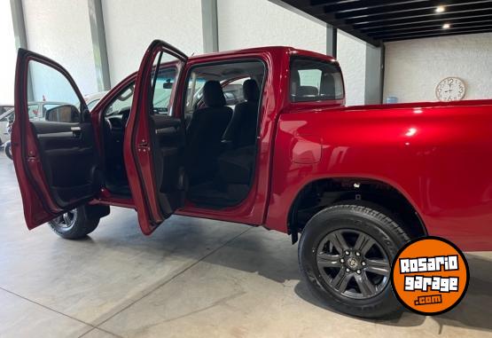 Camionetas - Toyota Hilux 2024 Diesel 80000Km - En Venta