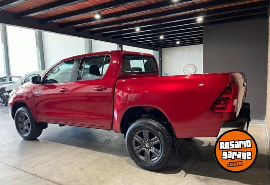 Camionetas - Toyota Hilux 2024 Diesel 80000Km - En Venta