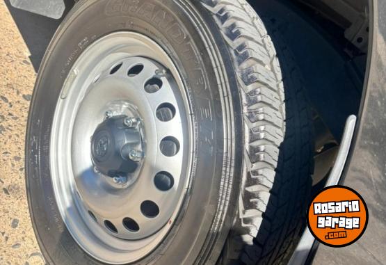 Camionetas - Toyota Hilux 2024 Diesel 19000Km - En Venta
