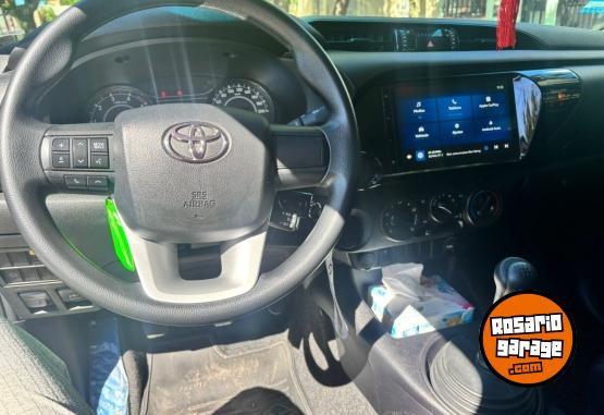 Camionetas - Toyota Hilux 2024 Diesel 19000Km - En Venta