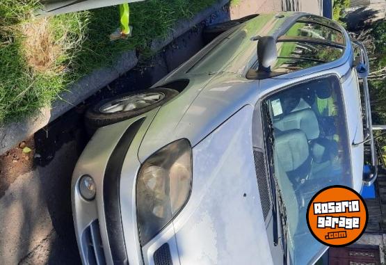 Autos - Renault Scenic 2005 Nafta 210000Km - En Venta