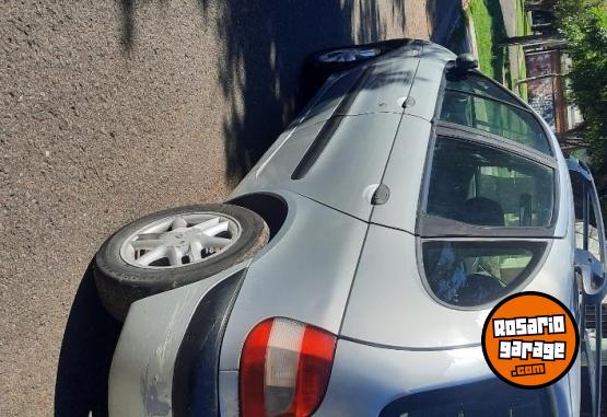 Autos - Renault Scenic 2005 Nafta 210000Km - En Venta