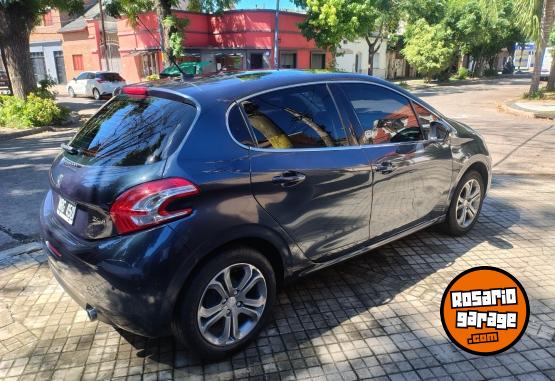 Autos - Peugeot 208 2014 Nafta 100000Km - En Venta