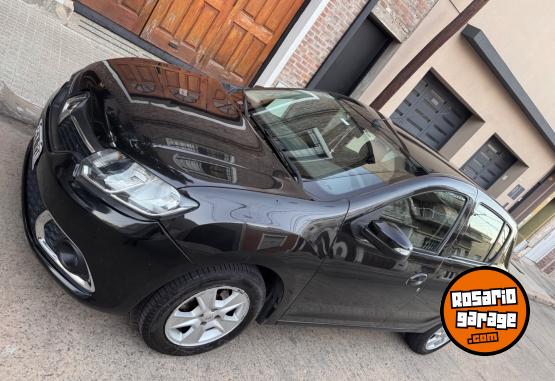 Autos - Renault Sandero Privilege 2015 Nafta 122000Km - En Venta