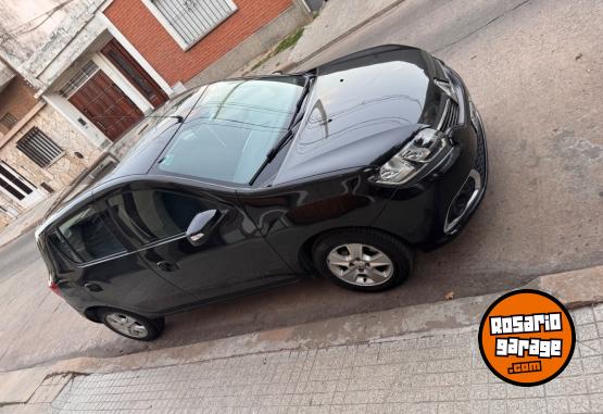 Autos - Renault Sandero Privilege 2015 Nafta 122000Km - En Venta