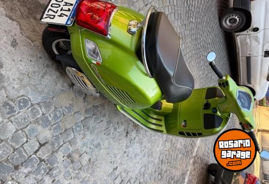 Motos - Vespa Vespa GTs 300 2021 Nafta 5850Km - En Venta