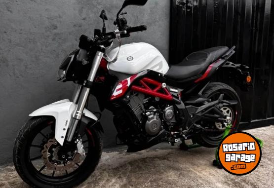 Motos - Benelli 300 2023 Nafta 9000Km - En Venta