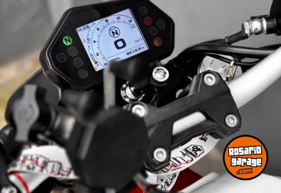 Motos - Benelli 300 2023 Nafta 9000Km - En Venta