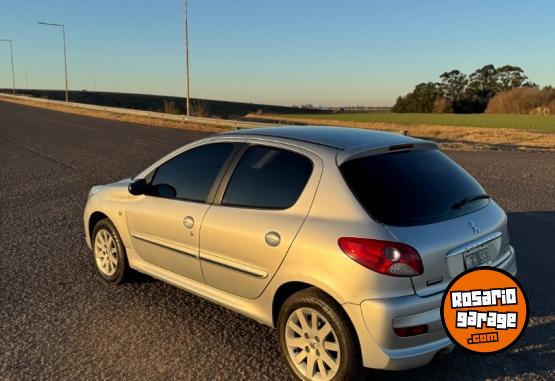 Autos - Peugeot 207 compact 2013 Nafta 154000Km - En Venta