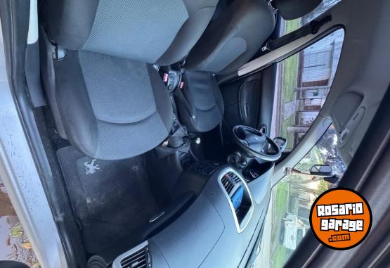 Autos - Peugeot 207 compact 2013 Nafta 154000Km - En Venta