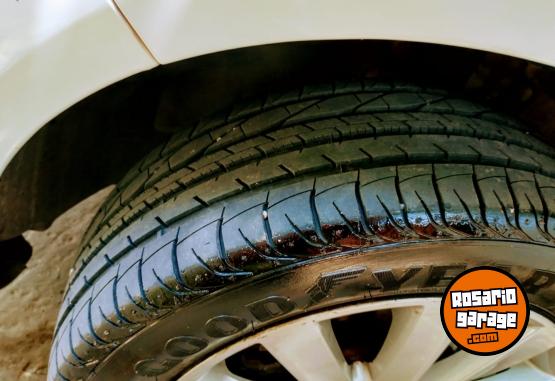 Autos - Volkswagen FOX HIGHLINE 2011 Nafta 143000Km - En Venta