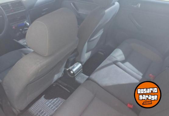 Autos - Volkswagen Golf 2008 Nafta 240000Km - En Venta