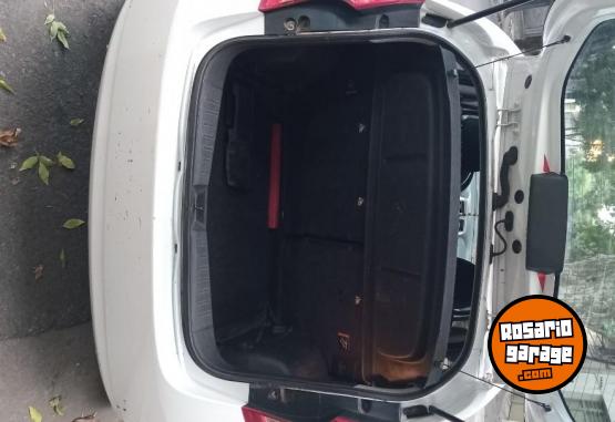 Autos - Nissan Note 2015 Nafta 129000Km - En Venta