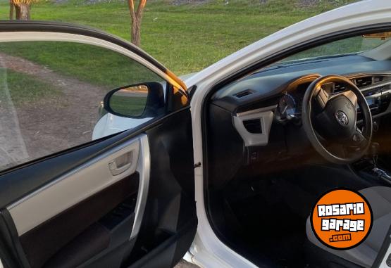 Autos - Toyota XLI 2014 Nafta 160000Km - En Venta