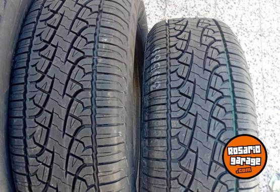 Accesorios para Autos - Cubiertas para camioneta PIRELLI SCORPION 255 x 70 x 16 - En Venta