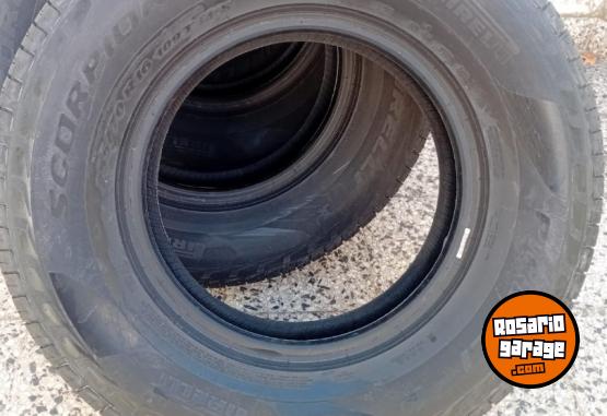 Accesorios para Autos - Cubiertas para camioneta PIRELLI SCORPION 255 x 70 x 16 - En Venta
