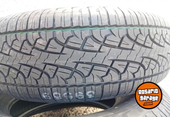 Accesorios para Autos - Cubiertas para camioneta PIRELLI SCORPION 255 x 70 x 16 - En Venta