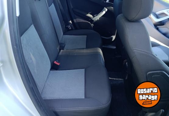 Autos - Peugeot 208 2014 Nafta 124000Km - En Venta