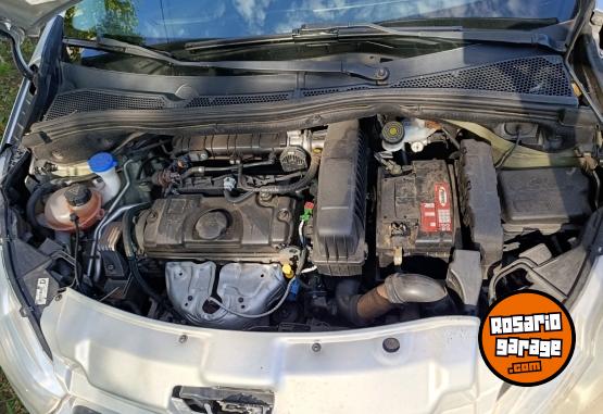 Autos - Peugeot 208 2014 Nafta 124000Km - En Venta