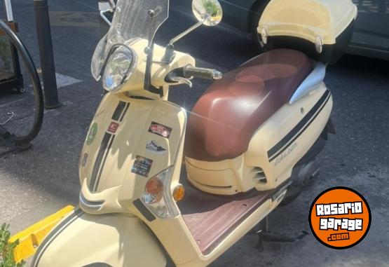 Motos - Kymco Like 125 2023 Nafta 8900Km - En Venta