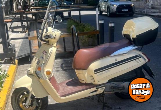 Motos - Kymco Like 125 2023 Nafta 8900Km - En Venta