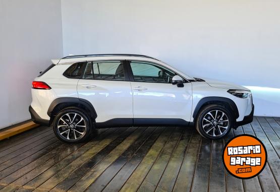 Autos - Toyota COROLLA CROSS SEG CVT 2024 Nafta 34829Km - En Venta