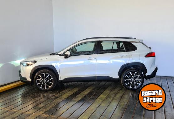 Autos - Toyota COROLLA CROSS SEG CVT 2024 Nafta 34829Km - En Venta