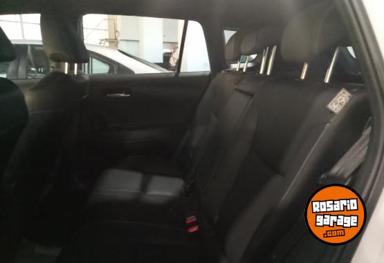 Autos - Toyota COROLLA CROSS SEG CVT 2024 Nafta 34829Km - En Venta