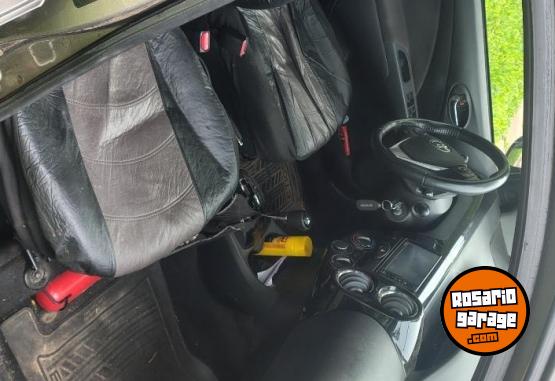 Autos - Toyota Etios 5 puertas 2017 Nafta 95000Km - En Venta