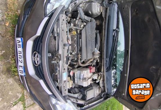 Autos - Toyota Etios 5 puertas 2017 Nafta 95000Km - En Venta