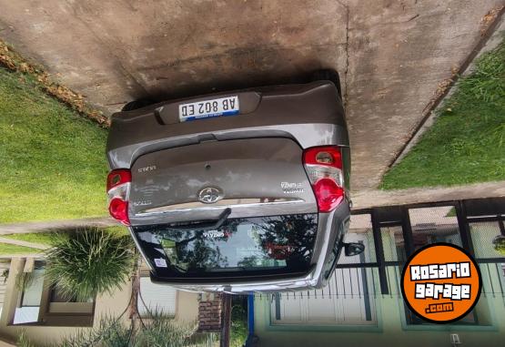 Autos - Toyota Etios 5 puertas 2017 Nafta 95000Km - En Venta