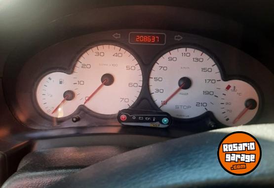 Utilitarios - Peugeot Partner 2013 Diesel 208000Km - En Venta