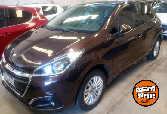 Autos - Peugeot 208 2019 Nafta 62000Km - En Venta