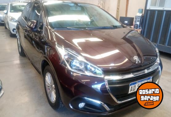 Autos - Peugeot 208 2019 Nafta 62000Km - En Venta