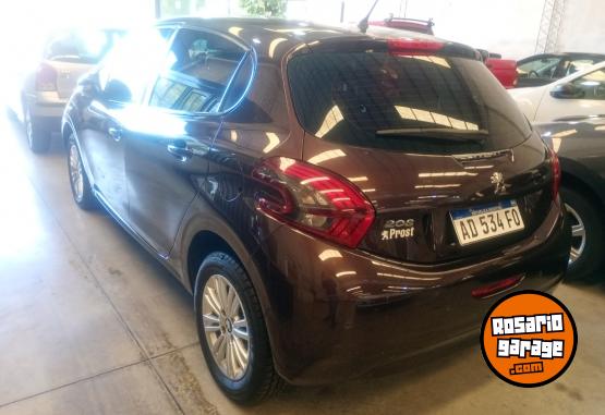 Autos - Peugeot 208 2019 Nafta 62000Km - En Venta