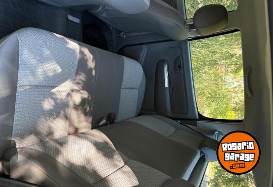 Camionetas - Toyota Hilux Dx 2.5 4x4 2015 Diesel 230000Km - En Venta