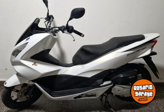 Motos - Honda PCX 150 2018 Nafta 5648Km - En Venta