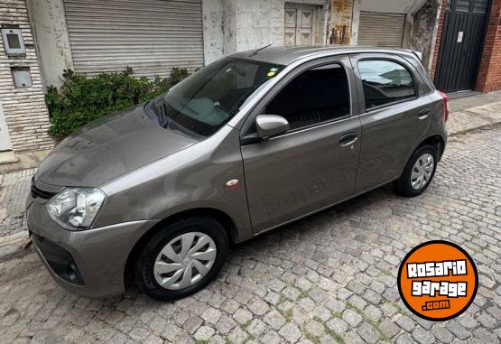 Autos - Toyota Etios 2018 Nafta 92000Km - En Venta