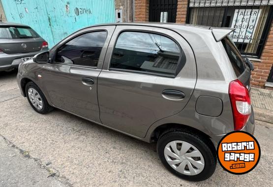Autos - Toyota Etios 2018 Nafta 92000Km - En Venta