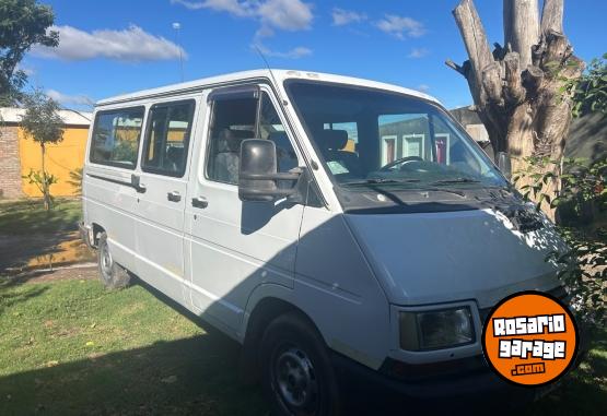 Utilitarios - Renault Trafic 2002 Diesel 120000Km - En Venta
