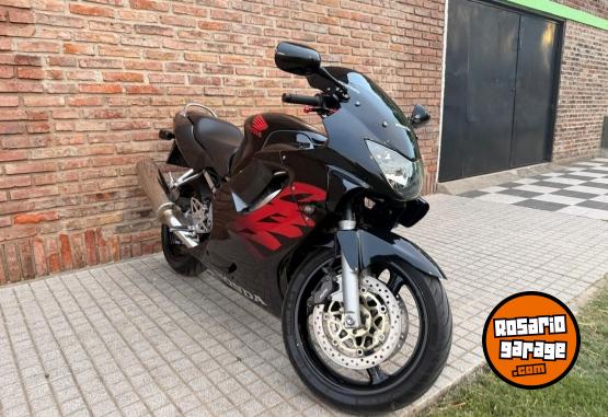 Motos - Honda CBR 600cc 1999 Nafta 999999Km - En Venta